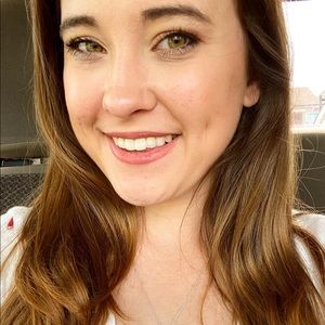 Meet your Posher, Abigail